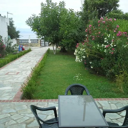 Дом отдыха Beachfront For 4, Kalifteri Beach, Афиссос