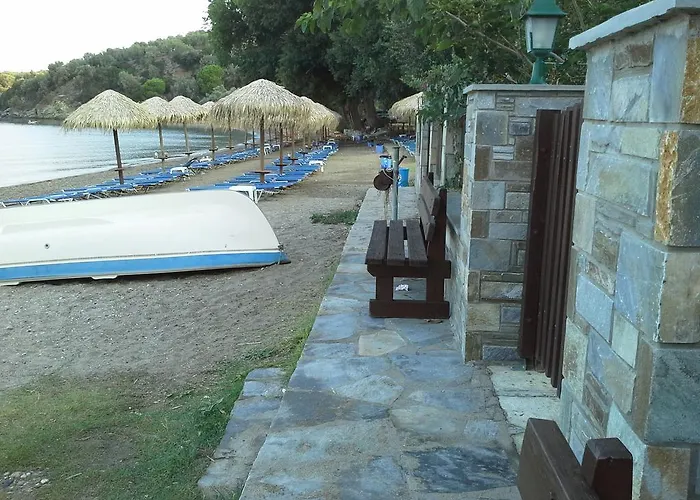 Beachfront For 4, Kalifteri Beach, Case de vacanță *