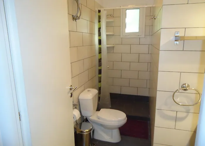 Beachfront For 4, Kalifteri Beach, Case de vacanță *