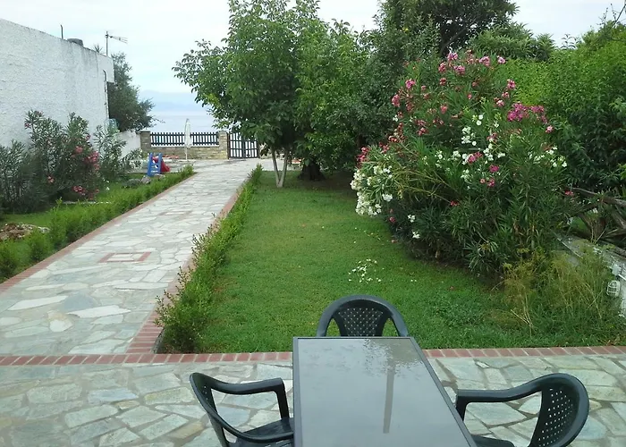 Case de vacanță Beachfront For 4, Kalifteri Beach, Afissos